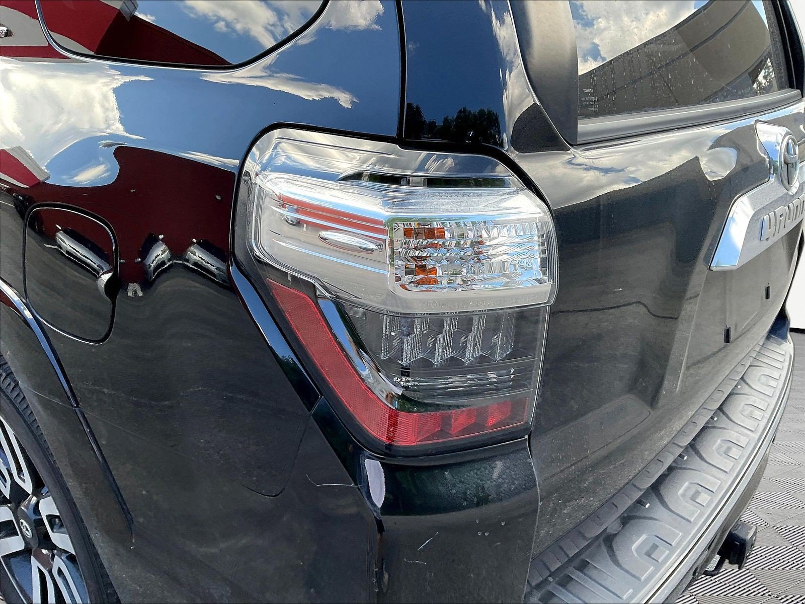 Used 2021 Toyota 4Runner Limited AWD/4WD image 23
