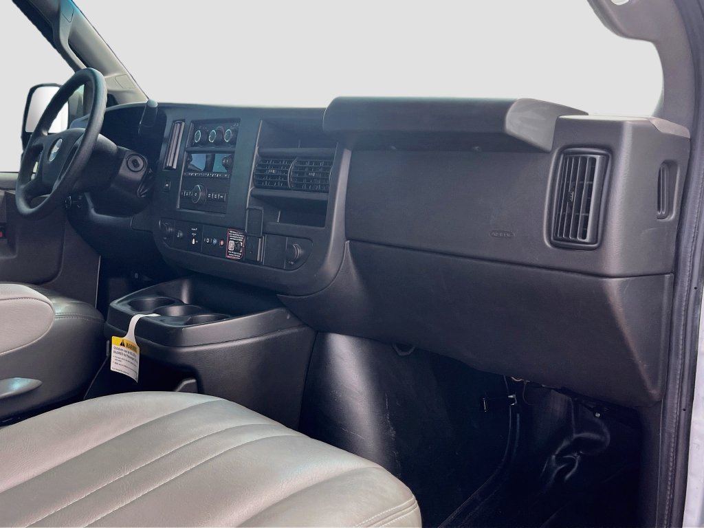 Used 2025 Chevrolet Express 3500 Extended w/ Driver Convenience Package RWD image 27