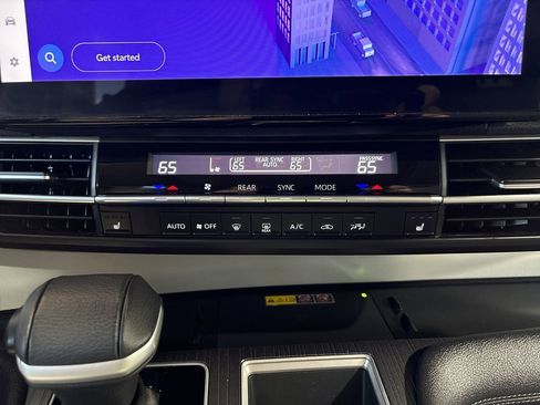 Certified 2025 Toyota Sienna XLE image 20