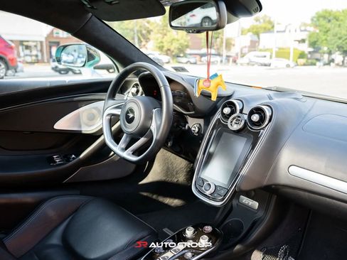Used 2023 McLaren GT image 12
