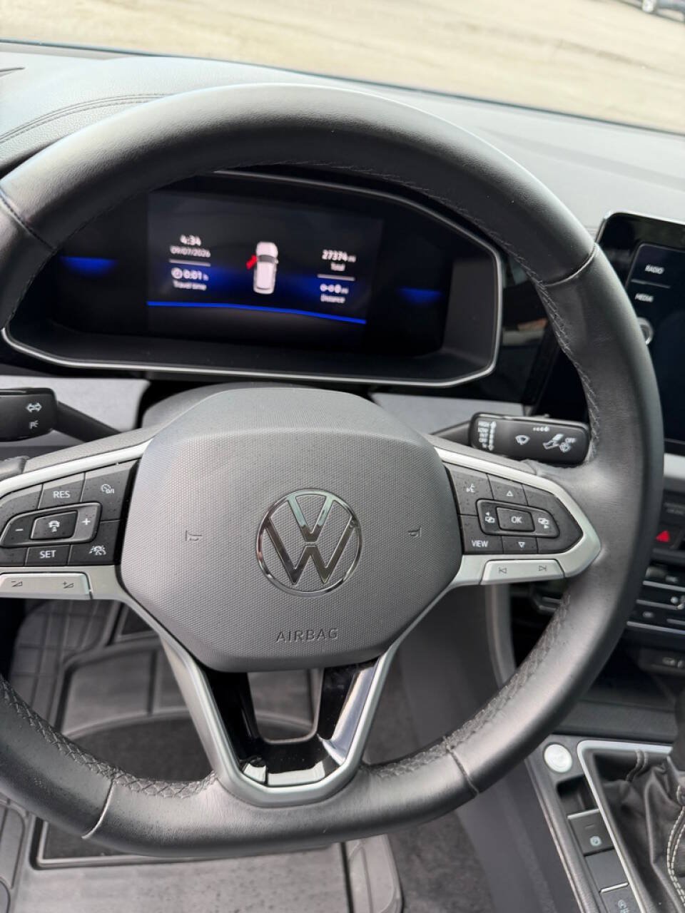 Used 2025 Volkswagen Jetta SE FWD image 26