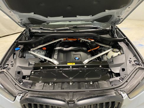 Used 2025 BMW X5 xDrive50e w/ M Sport Package image 30