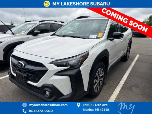 Used 2025 Subaru Outback Premium AWD/4WD image 3