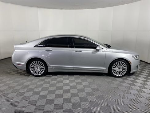 Used 2017 Lincoln MKZ Reserve FWD image 7