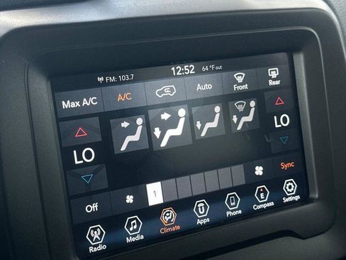 Used 2021 Jeep Cherokee Latitude Plus image 18