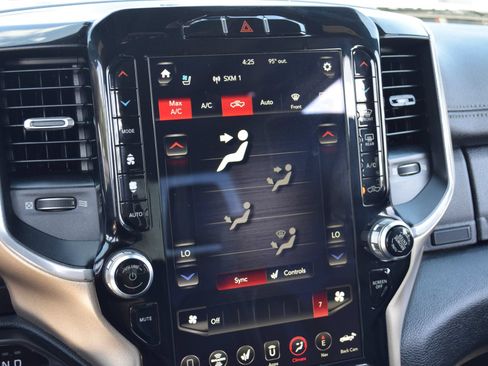 Used 2019 RAM 1500 Laramie AWD/4WD image 14