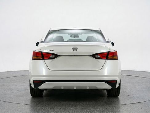 Used 2025 Nissan Altima 2.5 SV FWD image 7