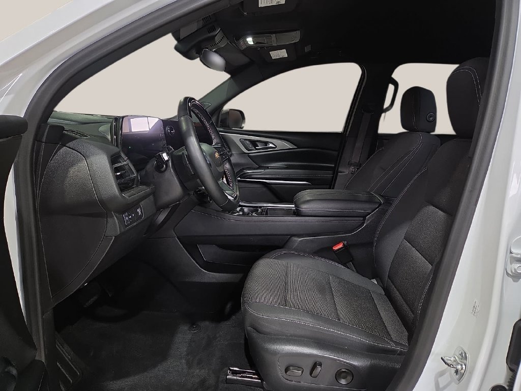 Used 2025 Chevrolet Traverse LT w/ Enhanced Driving Package FWD image 20