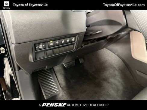 Certified 2025 Toyota Tundra Limited AWD/4WD image 29