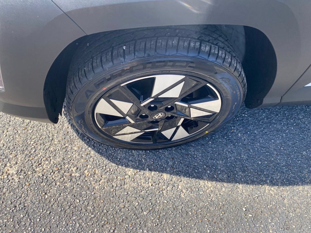 Used 2024 Hyundai Kona SEL AWD/4WD image 18