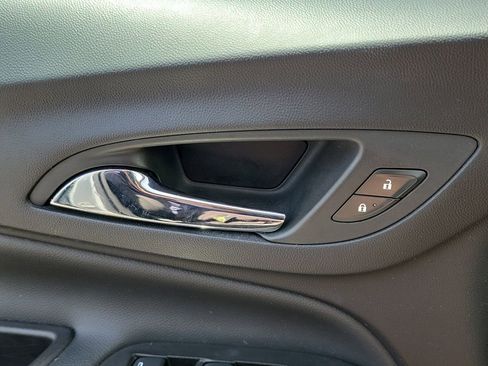 Used 2022 Chevrolet Equinox LT image 28