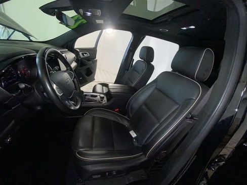 Certified 2023 Chevrolet Traverse Premier w/ Redline Edition AWD/4WD image 14