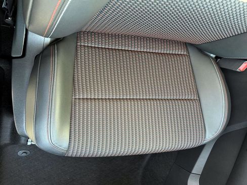 Used 2025 Nissan Kicks SR image 13