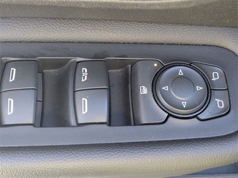 Used 2023 GMC Terrain Denali image 12