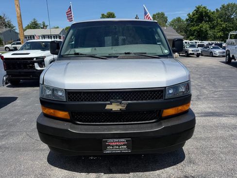 Used 2019 Chevrolet Express 2500 w/ Driver Convenience Package RWD image 3