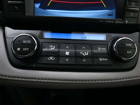 Used 2018 Toyota RAV4 Limited image 21