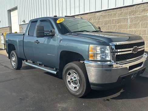 Used 2012 Chevrolet Silverado 2500 W/T AWD/4WD image 2