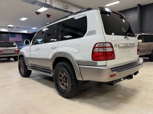 Used 2004 Toyota Land Cruiser image 10