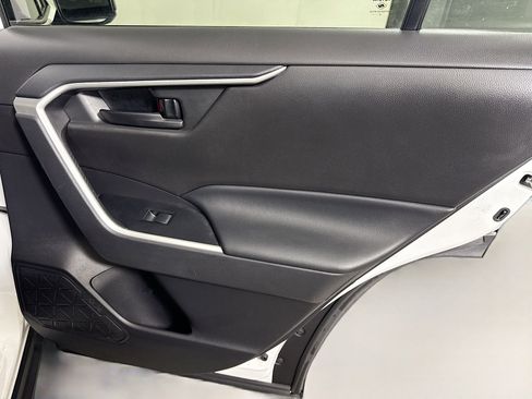 Used 2022 Toyota RAV4 LE image 27