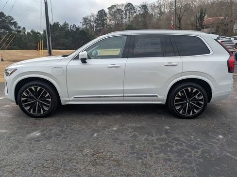 New 2026 Volvo XC90 T8 Ultra w/ Lounge Package image 3