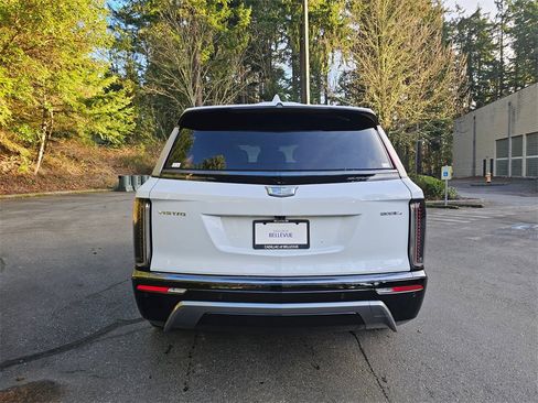 New 2026 Cadillac Vistiq Sport image 4