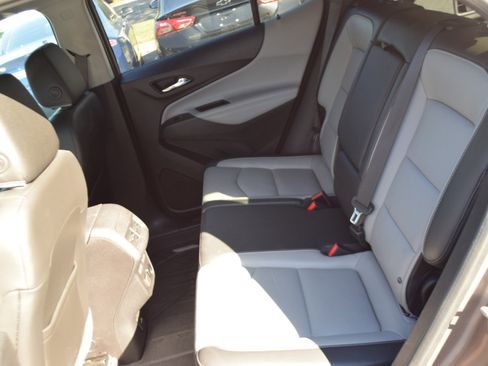 Used 2018 Chevrolet Equinox Premier image 17