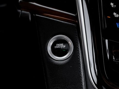 Used 2017 Cadillac Escalade Luxury image 23