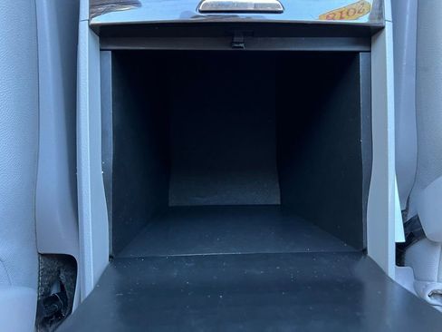 Used 2018 Toyota Sienna XLE image 32