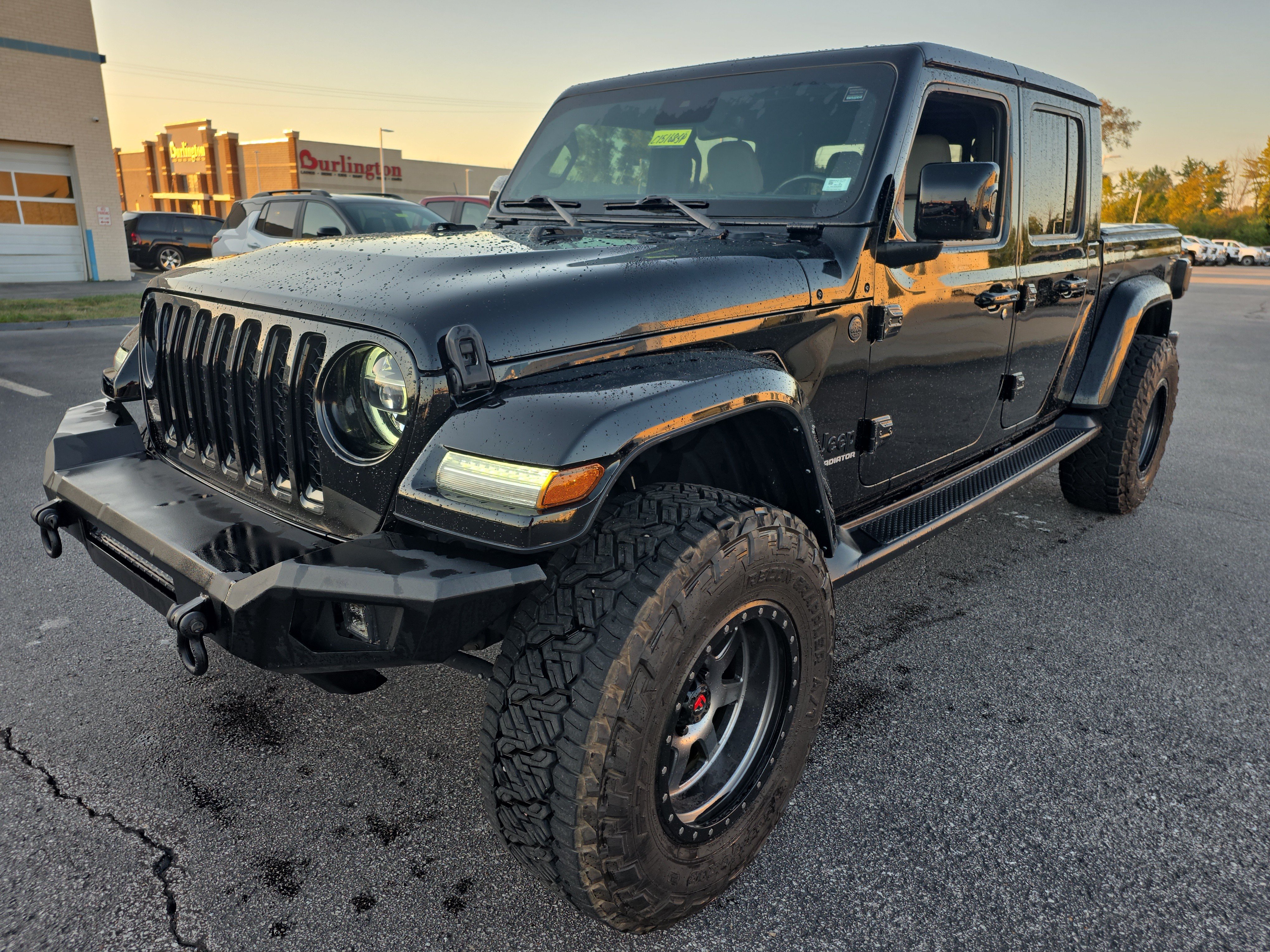 Used 2021 Jeep Gladiator Overland AWD/4WD image 7
