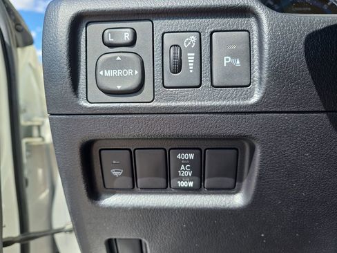 Used 2014 Toyota 4Runner Limited AWD/4WD image 27