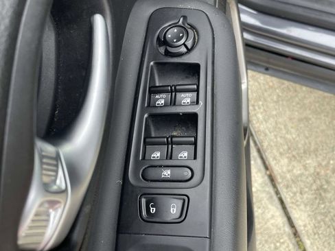 Used 2022 Jeep Renegade Limited w/ Sun, Sound & Wheels Group AWD/4WD image 16
