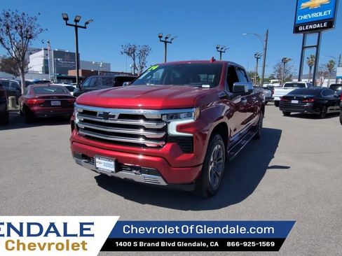 Used 2024 Chevrolet Silverado 1500 High Country w/ Technology Package image 3