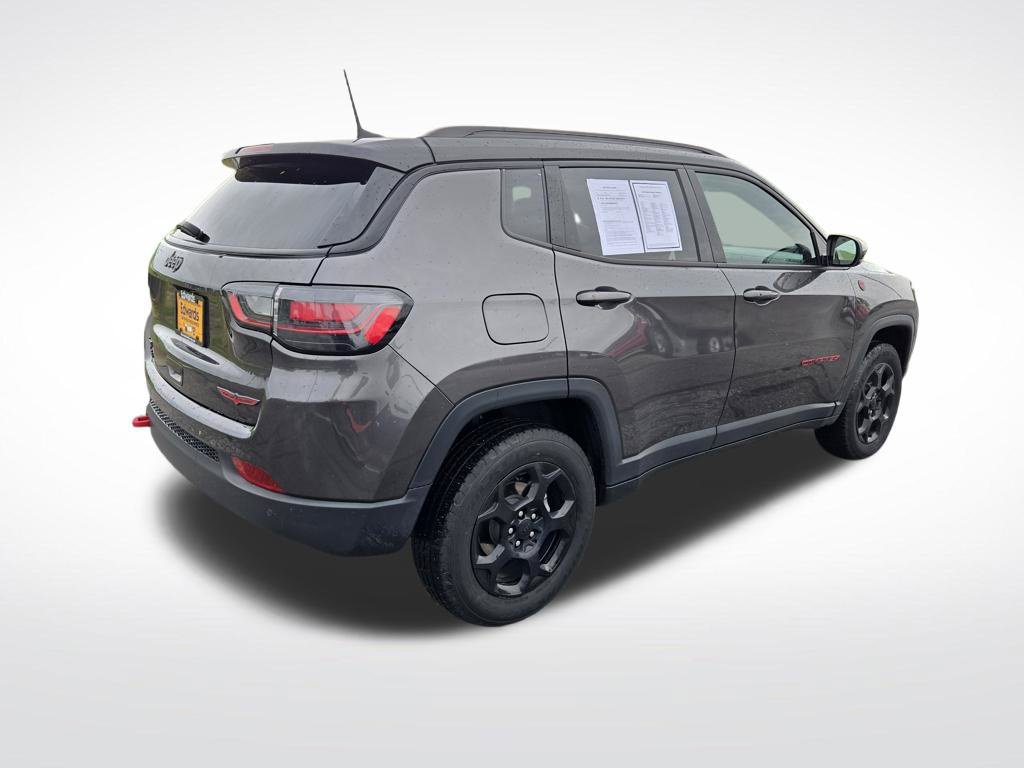 Used 2023 Jeep Compass Trailhawk w/ Trailhawk Elite Group AWD/4WD image 3