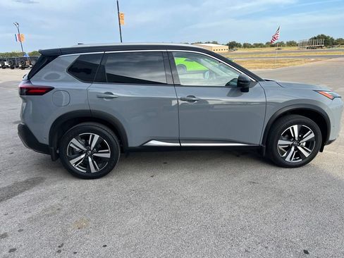 Used 2023 Nissan Rogue Platinum w/ Platinum Premium Package FWD image 9