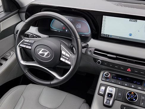 Certified 2025 Hyundai Palisade SEL AWD/4WD image 5