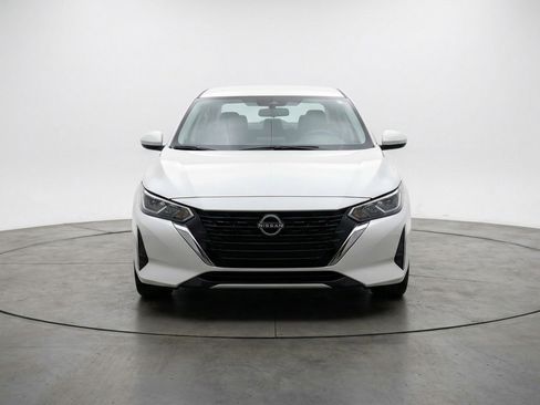 Used 2025 Nissan Sentra SV image 2