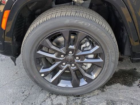 New 2026 Jeep Grand Cherokee L Limited AWD/4WD image 30
