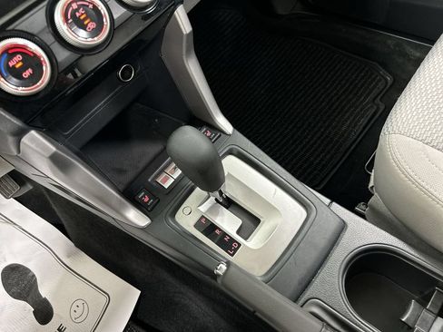 Used 2017 Subaru Forester 2.5i Premium AWD/4WD image 17