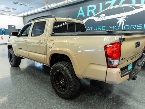 Used 2016 Toyota Tacoma TRD Sport w/ Premium & Technology Package AWD/4WD image 8