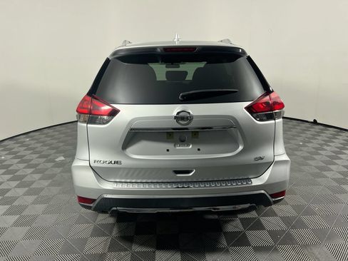 Used 2018 Nissan Rogue SV FWD image 4