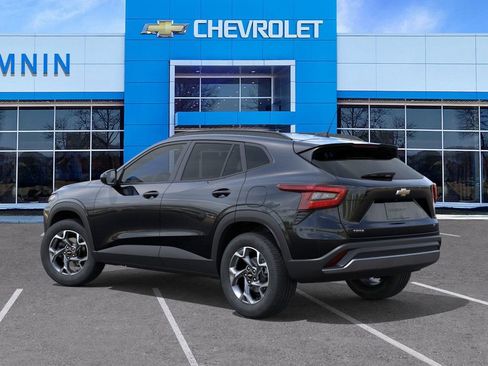 New 2025 Chevrolet Trax LT image 3