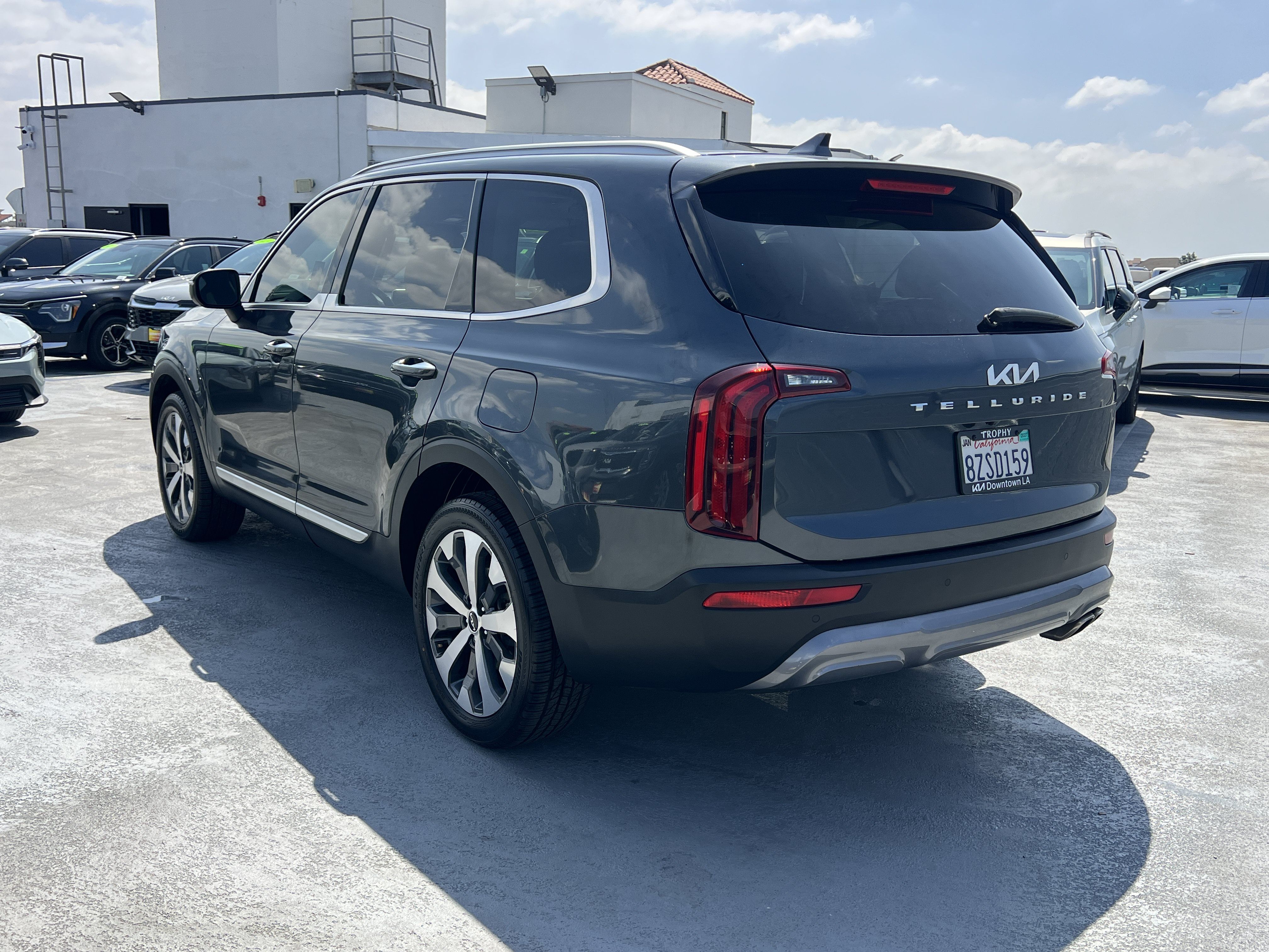 Used 2022 Kia Telluride S FWD image 4