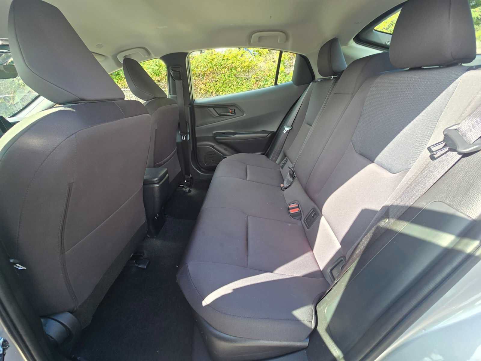 Certified 2025 Toyota Prius LE FWD image 16