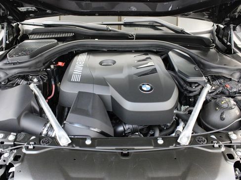 Used 2024 BMW 530i w/ Convenience Package image 33