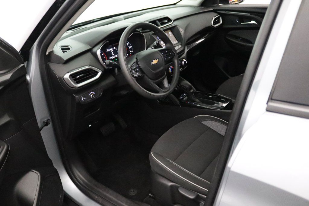 Used 2023 Chevrolet TrailBlazer LS AWD/4WD image 18