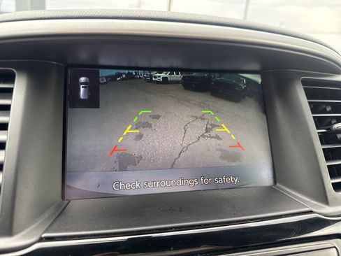 Used 2020 Nissan Pathfinder SV image 23