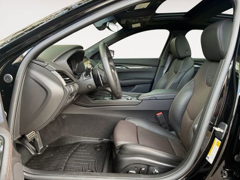 Used 2023 Cadillac CT5 V w/ Premium Package image 9