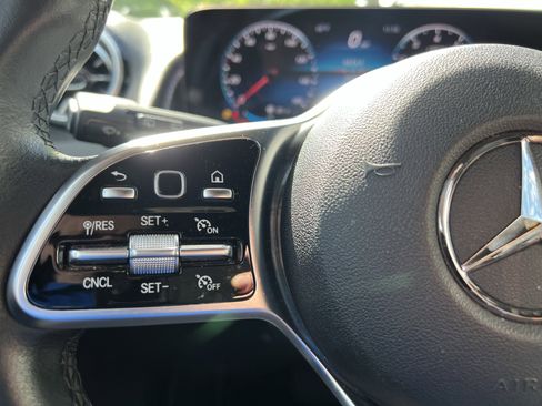 Used 2022 Mercedes-Benz GLB 250 image 19