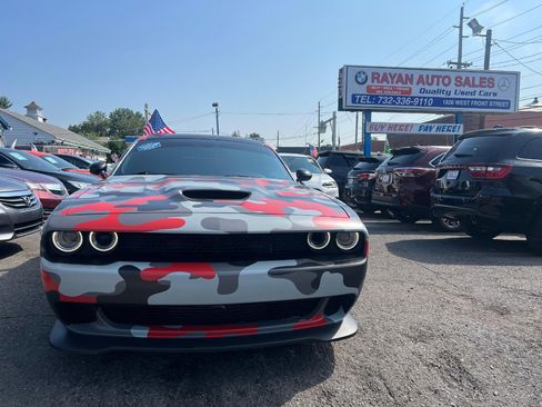 Used 2017 Dodge Challenger SRT Hellcat image 3