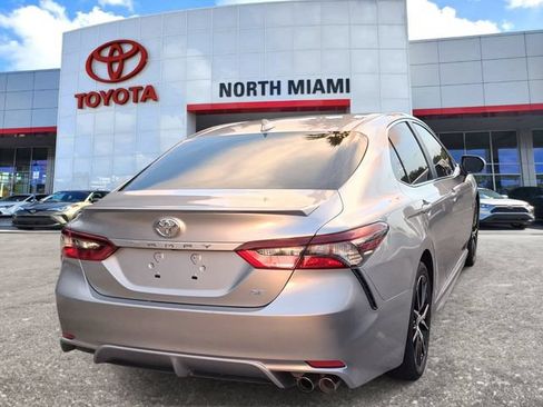 Used 2024 Toyota Camry SE FWD image 4